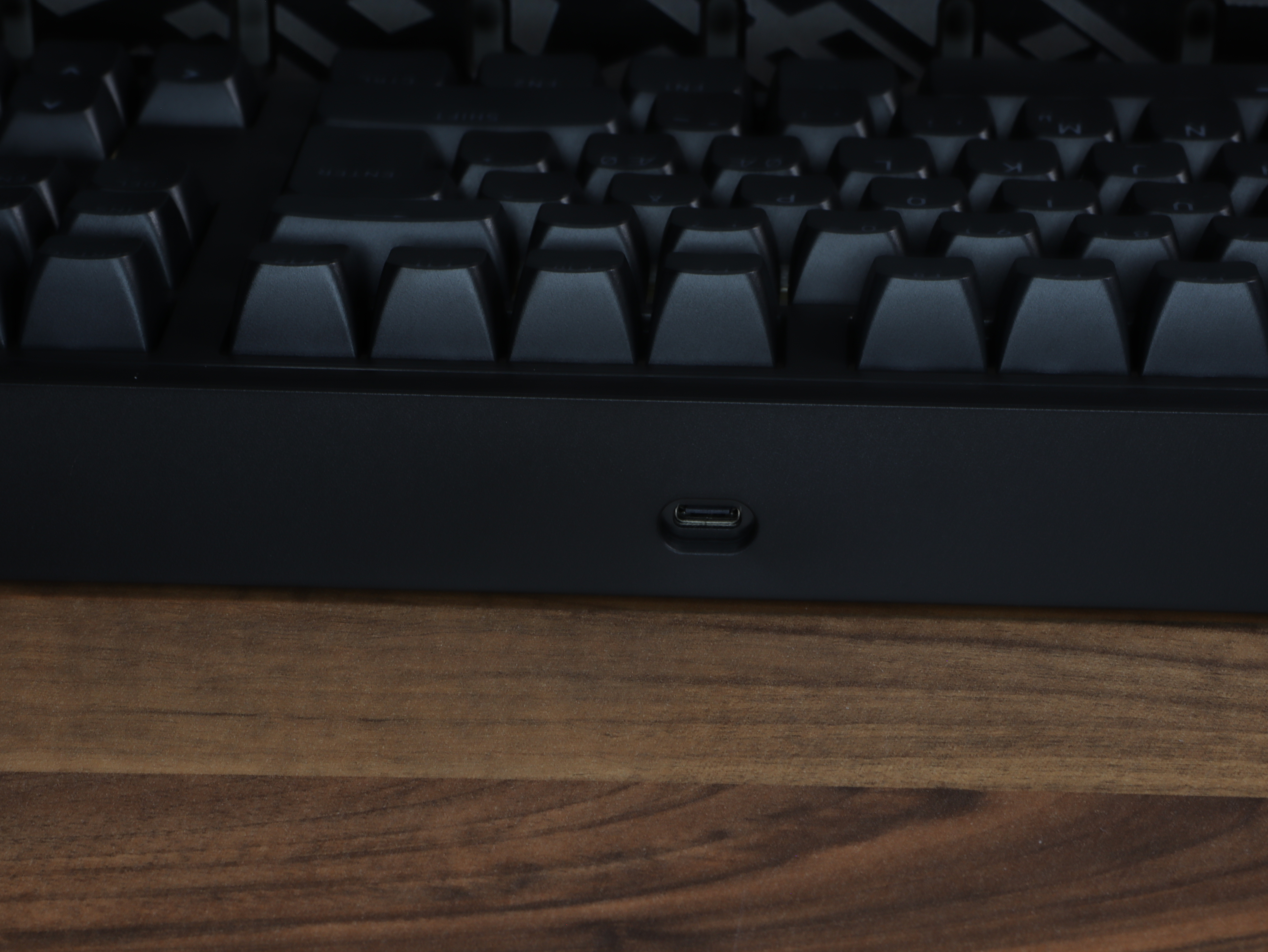 HATOR Skyfall 100 Pro tastatur med hot-swap switches.JPG